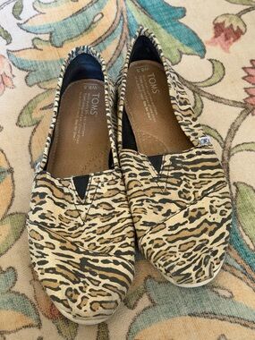 TOMS Alpargata Slip-On Shoes Women’s W8.5 Cheetah Leopard Animal Print Brown Tan